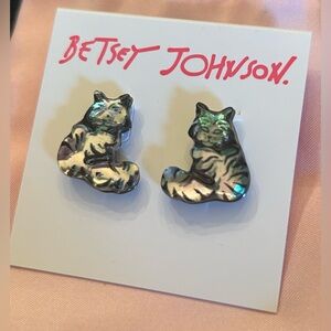 Betsey Johnson iridescent crystal cat stud earrings NWT